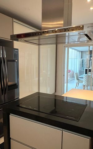 Casa à venda com 314m², 3 quartos e 2 vagas Casa à venda com 314m², 3 quartos e 2 vagasCozinha