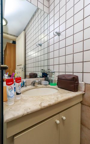 Apartamento à venda com 152m², 3 quartos e 3 vagas Apartamento à venda com 152m², 3 quartos e 3 vagasSuíte 2 - Banheiro