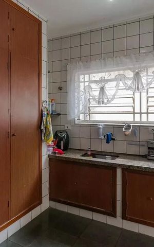 Casa à venda com 155m², 3 quartos e 2 vagas Casa à venda com 155m², 3 quartos e 2 vagasCozinha