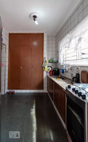 Casa à venda com 155m², 3 quartos e 2 vagas Casa à venda com 155m², 3 quartos e 2 vagasCozinha