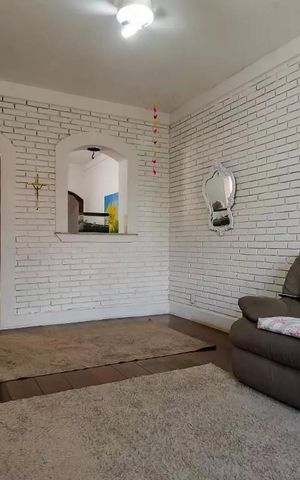 Casa à venda com 155m², 3 quartos e 2 vagas Casa à venda com 155m², 3 quartos e 2 vagasSala