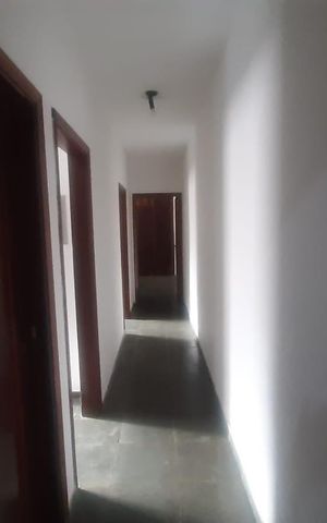 Casa à venda com 155m², 3 quartos e 2 vagas Casa à venda com 155m², 3 quartos e 2 vagasCorredor