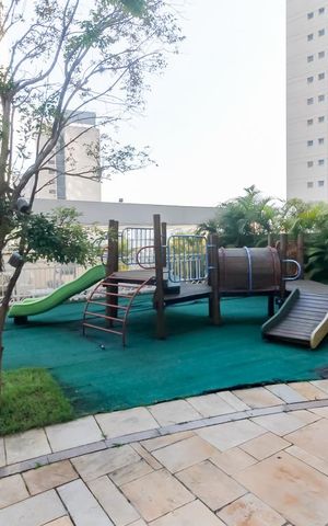 Apartamento à venda com 146m², 3 quartos e 3 vagas Apartamento à venda com 146m², 3 quartos e 3 vagasÁrea comum - Playground