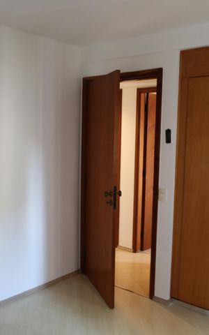 Apartamento à venda com 180m², 4 quartos e 2 vagas Apartamento à venda com 180m², 4 quartos e 2 vagasQuarto