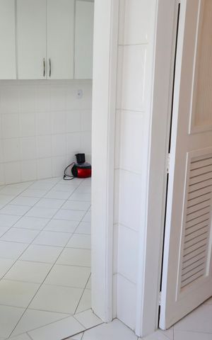 Apartamento à venda com 180m², 4 quartos e 2 vagas Apartamento à venda com 180m², 4 quartos e 2 vagasÁrea de Serviço