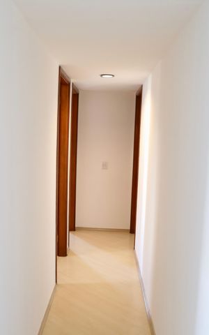 Apartamento à venda com 180m², 4 quartos e 2 vagas Apartamento à venda com 180m², 4 quartos e 2 vagasCorredor