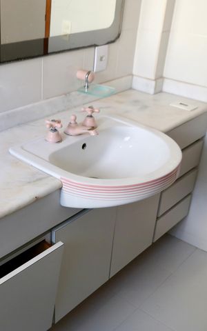 Apartamento à venda com 180m², 4 quartos e 2 vagas Apartamento à venda com 180m², 4 quartos e 2 vagasBanheiro