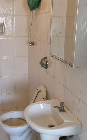 Apartamento à venda com 180m², 4 quartos e 2 vagas Apartamento à venda com 180m², 4 quartos e 2 vagasÁrea de Serviço