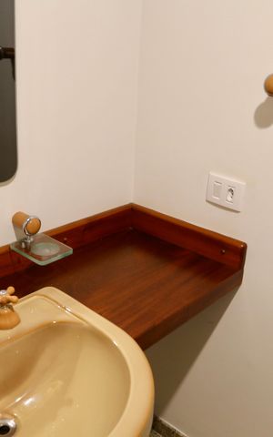 Apartamento à venda com 180m², 4 quartos e 2 vagas Apartamento à venda com 180m², 4 quartos e 2 vagasLavabo