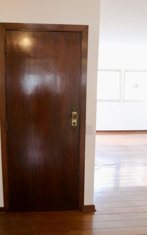 Apartamento à venda com 180m², 4 quartos e 2 vagas Apartamento à venda com 180m², 4 quartos e 2 vagasSala