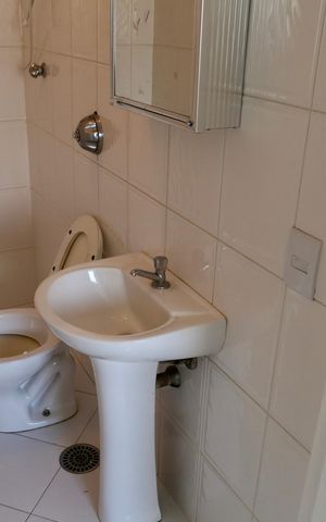 Apartamento à venda com 180m², 4 quartos e 2 vagas Apartamento à venda com 180m², 4 quartos e 2 vagasÁrea de Serviço
