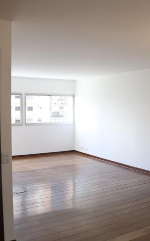 Apartamento à venda com 180m², 4 quartos e 2 vagas Apartamento à venda com 180m², 4 quartos e 2 vagasSala