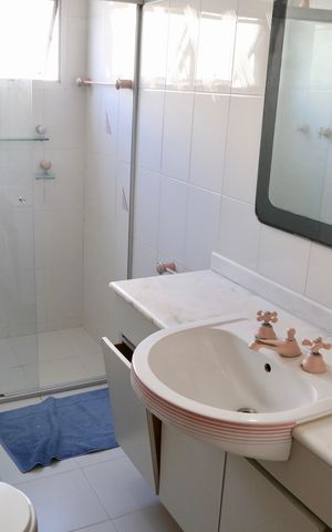 Apartamento à venda com 180m², 4 quartos e 2 vagas Apartamento à venda com 180m², 4 quartos e 2 vagasBanheiro