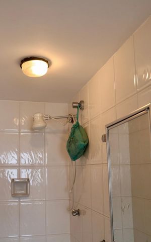 Apartamento à venda com 180m², 4 quartos e 2 vagas Apartamento à venda com 180m², 4 quartos e 2 vagasÁrea de Serviço
