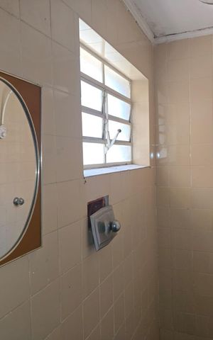 Casa à venda com 218m², 4 quartos e 5 vagas Casa à venda com 218m², 4 quartos e 5 vagasBanheiro de serviço