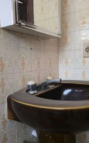Casa à venda com 218m², 4 quartos e 5 vagas Casa à venda com 218m², 4 quartos e 5 vagasBanheiro Social