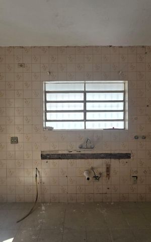 Casa à venda com 218m², 4 quartos e 5 vagas Casa à venda com 218m², 4 quartos e 5 vagasCozinha