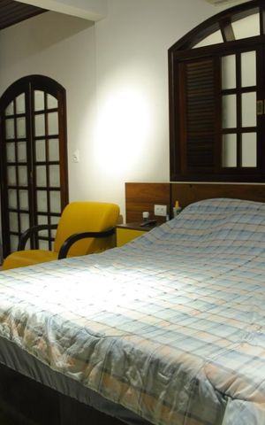 Casa à venda com 200m², 2 quartos e 2 vagasSuite 1