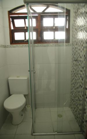 Casa à venda com 200m², 2 quartos e 2 vagasBanheiro de serviço