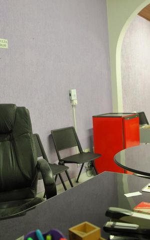 Casa à venda com 200m², 2 quartos e 2 vagasSuíte 2 /Escritório 