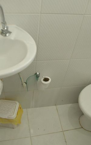 Casa à venda com 200m², 2 quartos e 2 vagasBanheiro de serviço