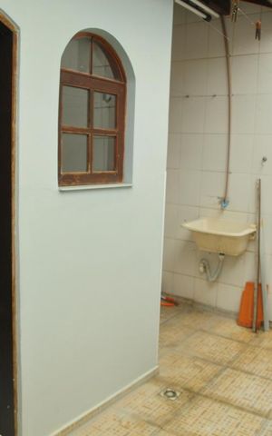 Casa à venda com 200m², 2 quartos e 2 vagasÁrea de Serviço
