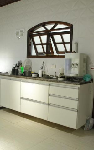 Casa à venda com 200m², 2 quartos e 2 vagasCozinha