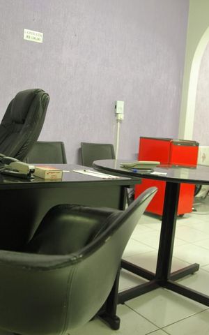 Casa à venda com 200m², 2 quartos e 2 vagasSuíte 2 /Escritório 