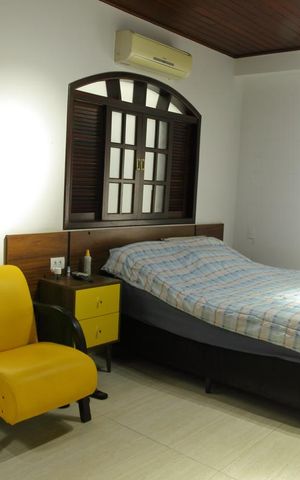 Casa à venda com 200m², 2 quartos e 2 vagasSuite 1