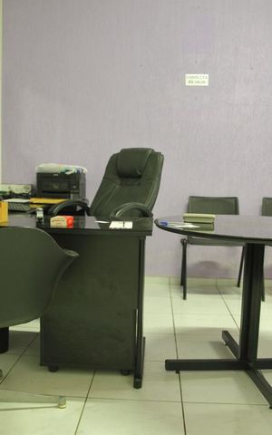 Casa à venda com 200m², 2 quartos e 2 vagasSuíte 2 /Escritório 