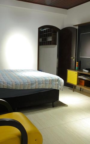 Casa à venda com 200m², 2 quartos e 2 vagasSuite 1
