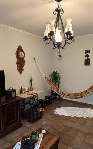 Casa à venda com 240m², 3 quartos e 2 vagas Casa à venda com 240m², 3 quartos e 2 vagasSala