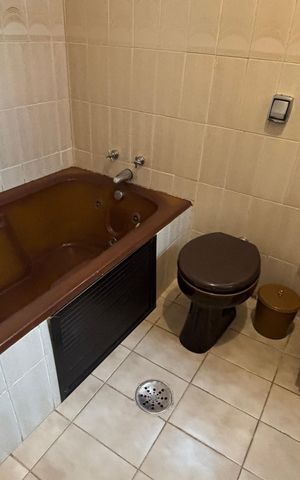 Casa à venda com 240m², 3 quartos e 2 vagas Casa à venda com 240m², 3 quartos e 2 vagasBanheiro da Suíte