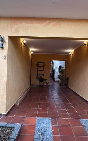 Casa à venda com 240m², 3 quartos e 2 vagas Casa à venda com 240m², 3 quartos e 2 vagasGaragem - Jardim