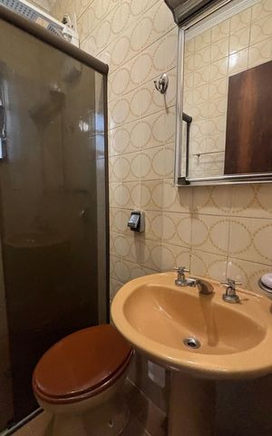 Casa à venda com 240m², 3 quartos e 2 vagas Casa à venda com 240m², 3 quartos e 2 vagasBanheiro