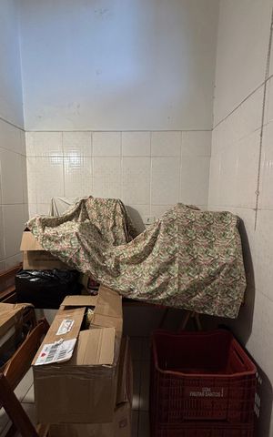Casa à venda com 240m², 3 quartos e 2 vagas Casa à venda com 240m², 3 quartos e 2 vagasEdícula - Despensa