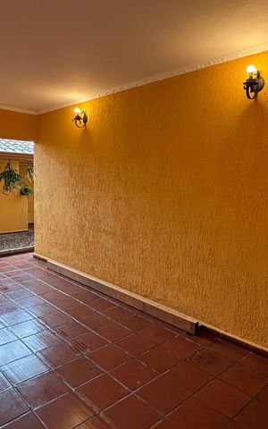 Casa à venda com 240m², 3 quartos e 2 vagas Casa à venda com 240m², 3 quartos e 2 vagasGaragem