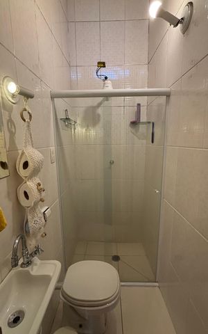 Casa à venda com 240m², 3 quartos e 2 vagas Casa à venda com 240m², 3 quartos e 2 vagasEdícula - Banheiro