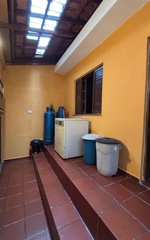 Casa à venda com 240m², 3 quartos e 2 vagas Casa à venda com 240m², 3 quartos e 2 vagasQuintal