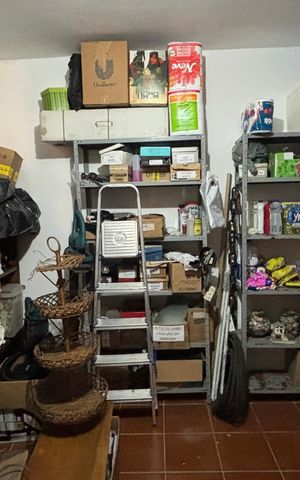Casa à venda com 240m², 3 quartos e 2 vagas Casa à venda com 240m², 3 quartos e 2 vagasEdícula - Despensa