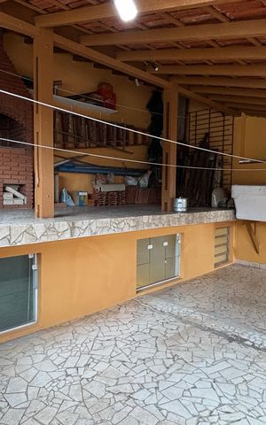 Casa à venda com 240m², 3 quartos e 2 vagas Casa à venda com 240m², 3 quartos e 2 vagasArea Lazer - Churrasqueira