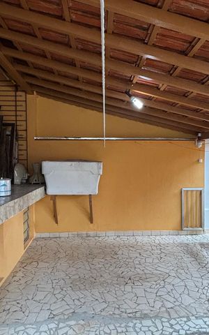 Casa à venda com 240m², 3 quartos e 2 vagas Casa à venda com 240m², 3 quartos e 2 vagasArea Lazer - Churrasqueira