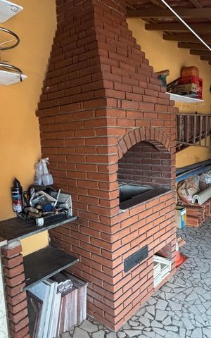 Casa à venda com 240m², 3 quartos e 2 vagas Casa à venda com 240m², 3 quartos e 2 vagasArea Lazer - Churrasqueira