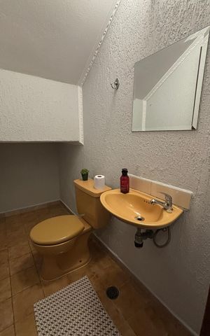 Casa à venda com 240m², 3 quartos e 2 vagas Casa à venda com 240m², 3 quartos e 2 vagasLavabo