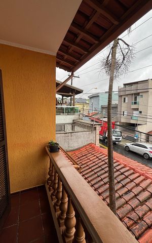 Casa à venda com 240m², 3 quartos e 2 vagas Casa à venda com 240m², 3 quartos e 2 vagasSuite Varanda