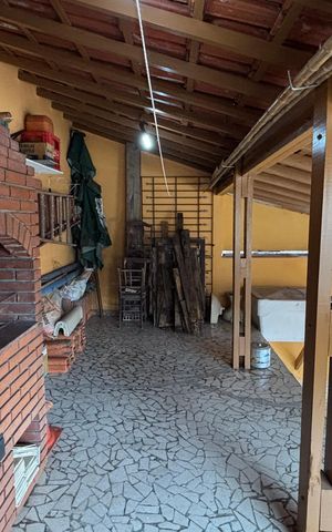 Casa à venda com 240m², 3 quartos e 2 vagas Casa à venda com 240m², 3 quartos e 2 vagasArea Lazer - Churrasqueira