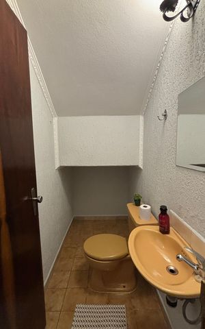 Casa à venda com 240m², 3 quartos e 2 vagas Casa à venda com 240m², 3 quartos e 2 vagasLavabo