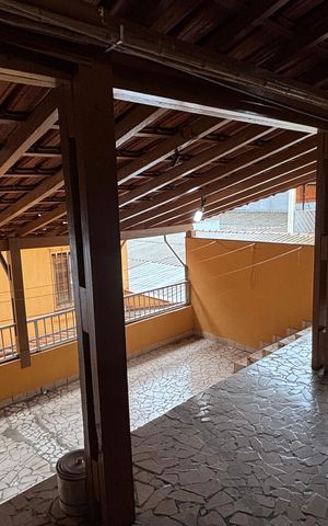 Casa à venda com 240m², 3 quartos e 2 vagas Casa à venda com 240m², 3 quartos e 2 vagasArea Lazer - Churrasqueira