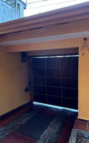 Casa à venda com 240m², 3 quartos e 2 vagas Casa à venda com 240m², 3 quartos e 2 vagasGaragem