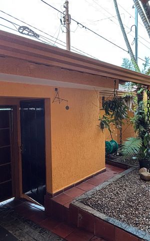 Casa à venda com 240m², 3 quartos e 2 vagas Casa à venda com 240m², 3 quartos e 2 vagasGaragem